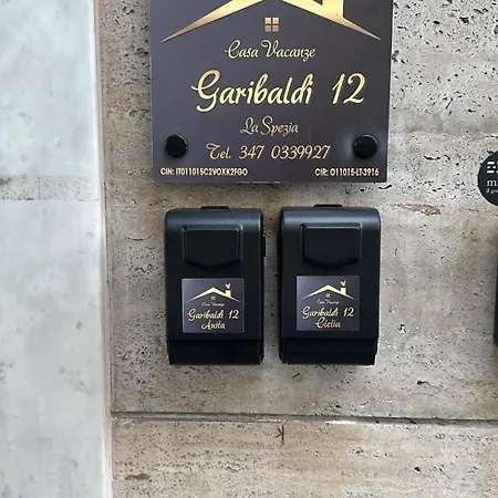 아파트 Garibaldi 12, Opposite The Main Train Station